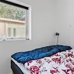 4 Bedroom Front In בורקופ