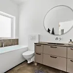 בית נופש 4 Bedroom Front In