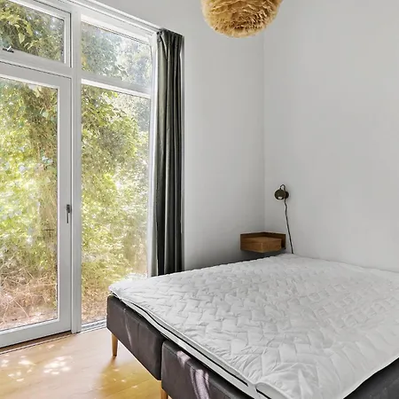 4 Bedroom Front In Semesterbostad *