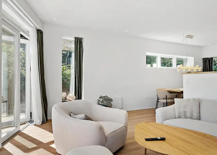 4 Bedroom Front In *